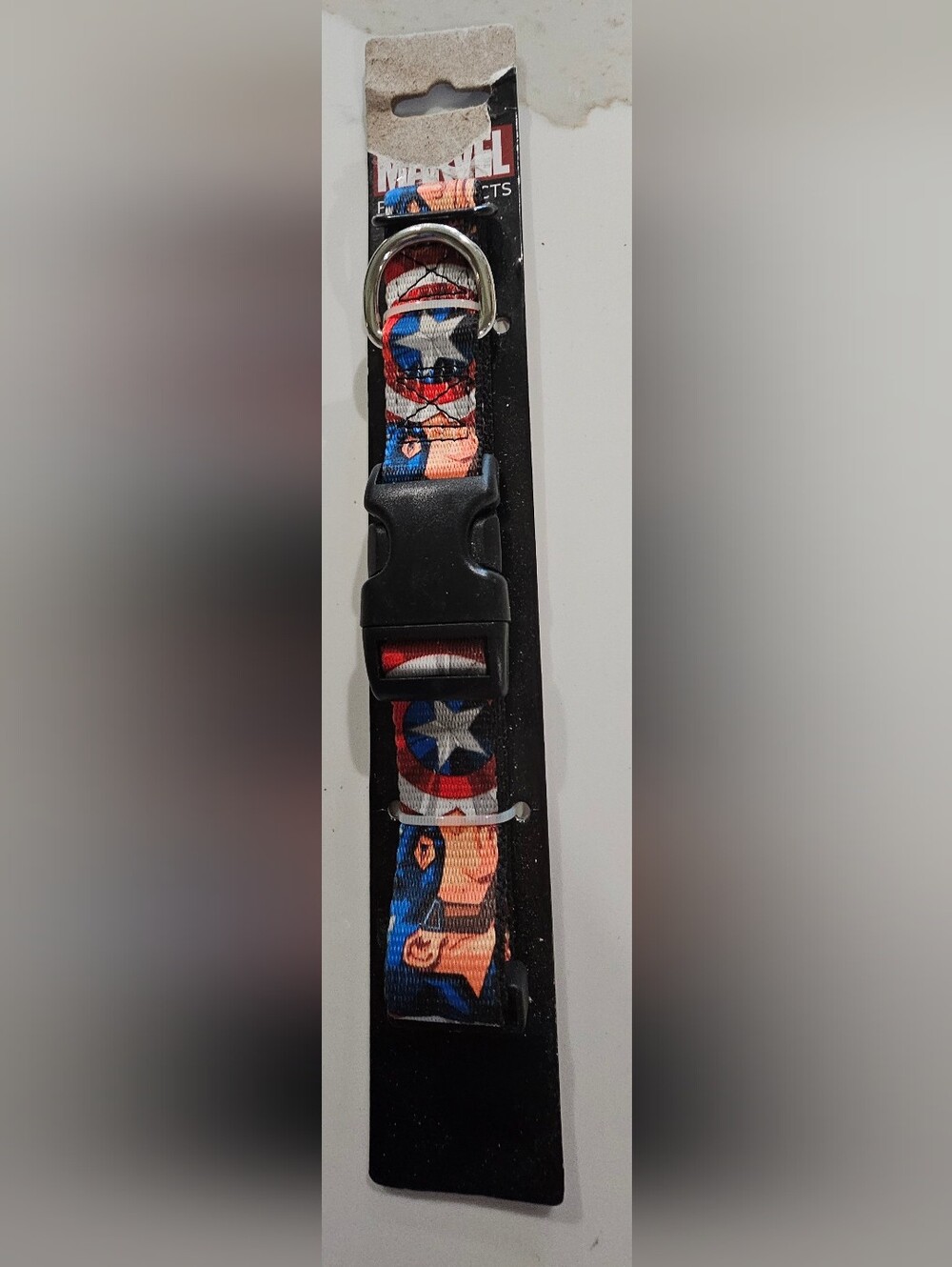 Marvel Dog Collar with Red, Blue & White Captain America Shield Design